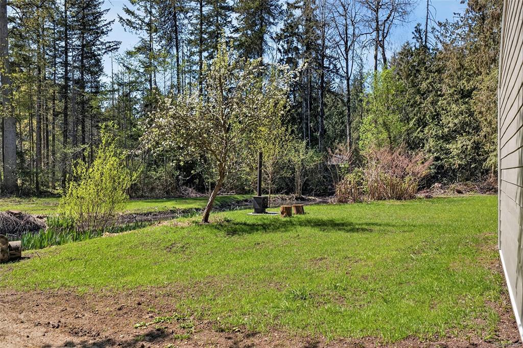 Fourth View of 400 Manse Rd, French Creek, BC, V9Y 2B2