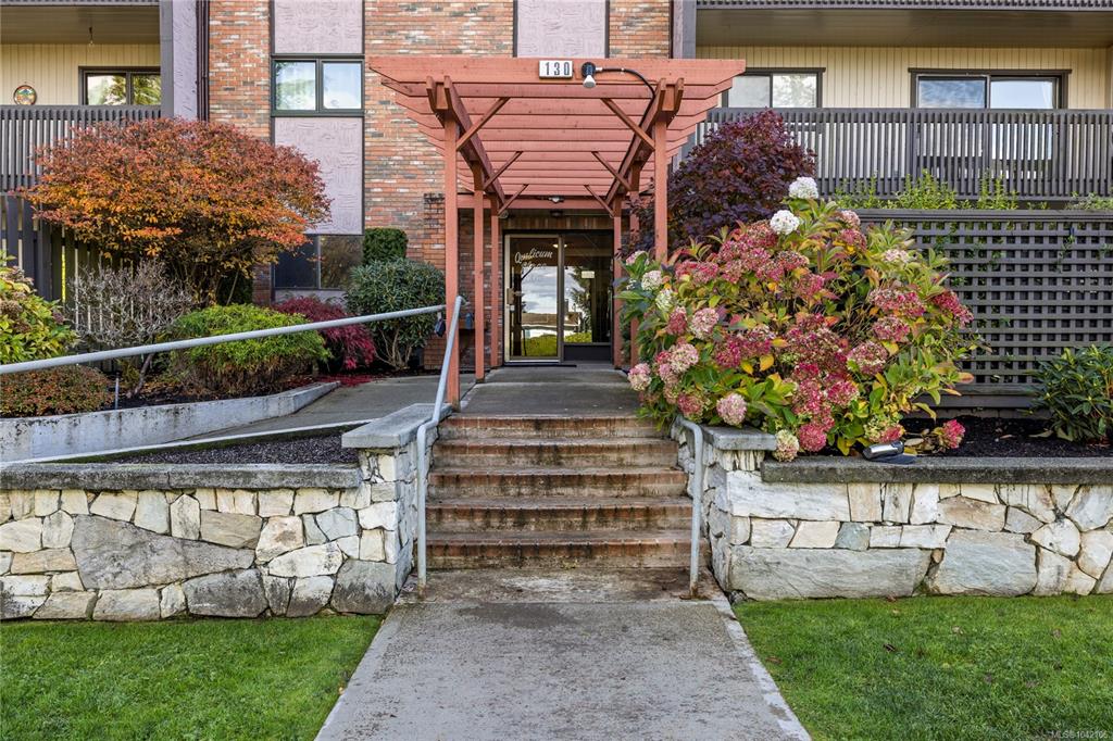 Second View of 130 Sunningdale Rd E, Qualicum Place, Qualicum Beach, BC, V9K 1P6