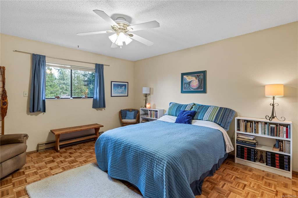 Fifth View of 130 Sunningdale Rd E, Qualicum Place, Qualicum Beach, BC, V9K 1P6