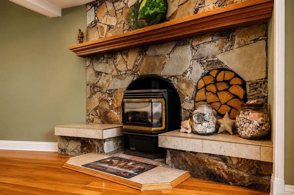 Fifth View of 9 Camden Ave, View Royal, BC, V8Z 1P6