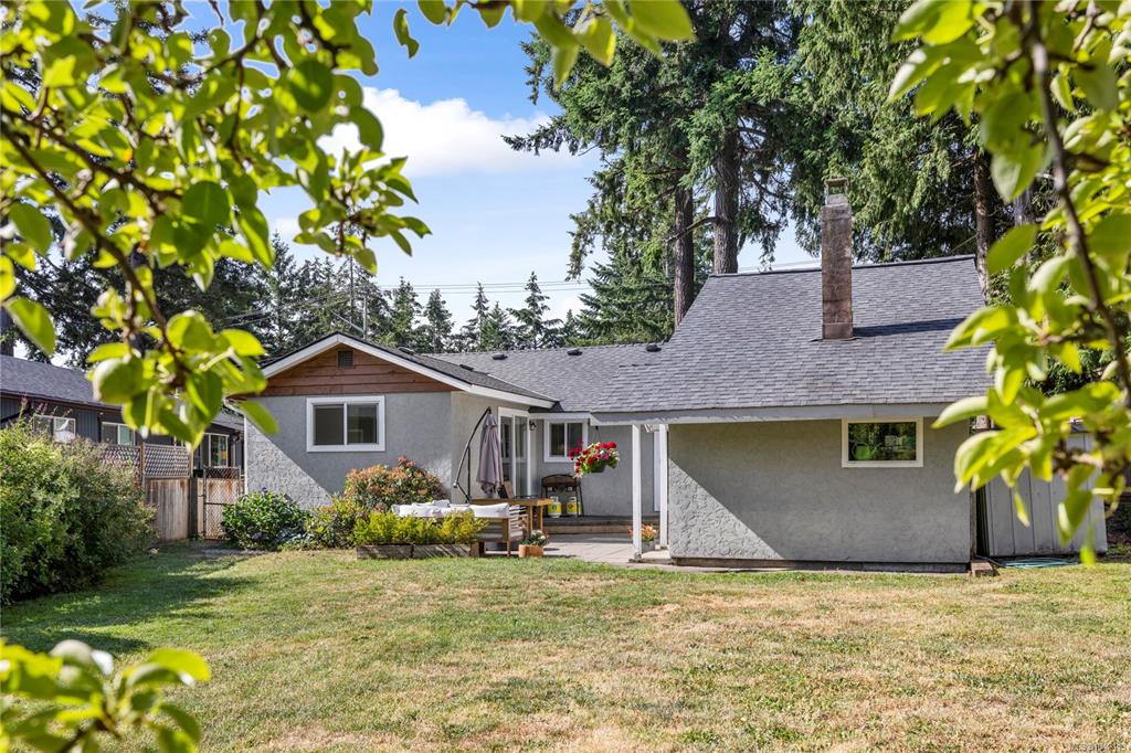 Third View of 812 Townsite Rd, Nanaimo, BC, V9S 1L7