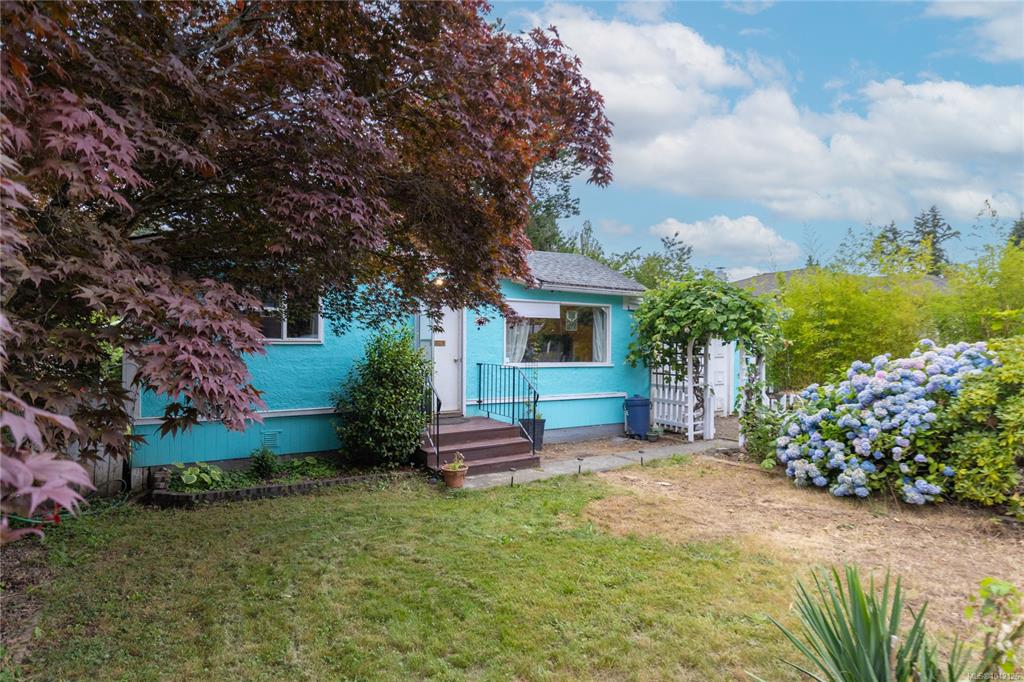 Fourth View of 709 Stirling Ave, Nanaimo, BC, V9R 4C9