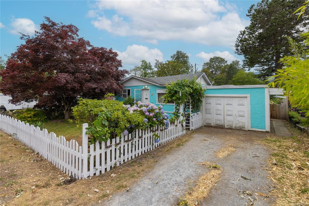 Fifth View of 709 Stirling Ave, Nanaimo, BC, V9R 4C9