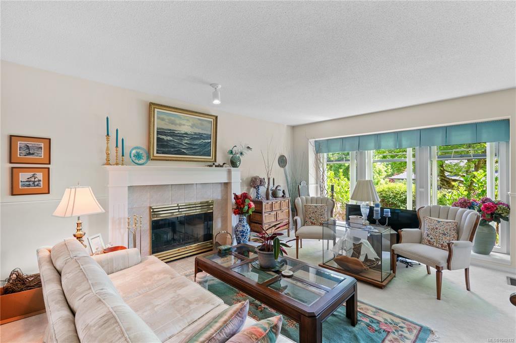 Fourth View of 5208 Harold Green, Saanich, BC, V8Y 3E5