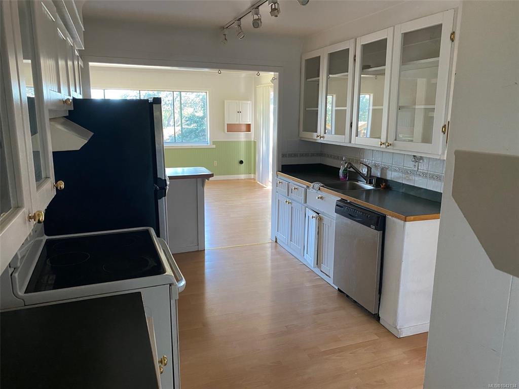 Fourth View of 4071 Cedar Hill Rd, Saanich, BC, V8N 3C2