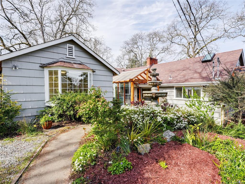 Fourth View of 4081 Cedar Hill Rd, Saanich, BC, V8N 3C2