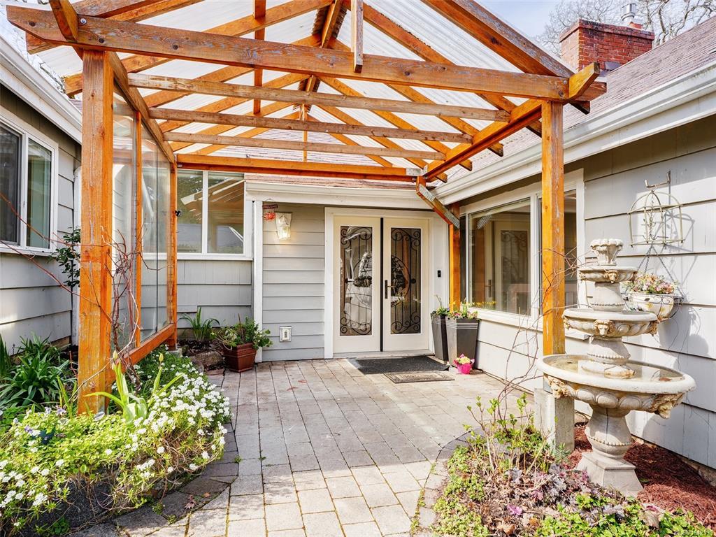 Fifth View of 4081 Cedar Hill Rd, Saanich, BC, V8N 3C2