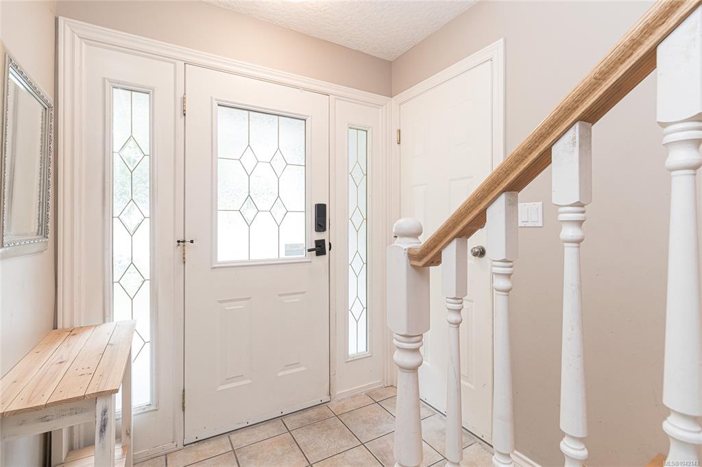 Fifth View of 2333 Selwyn Rd, Langford, BC, V9B 6L8