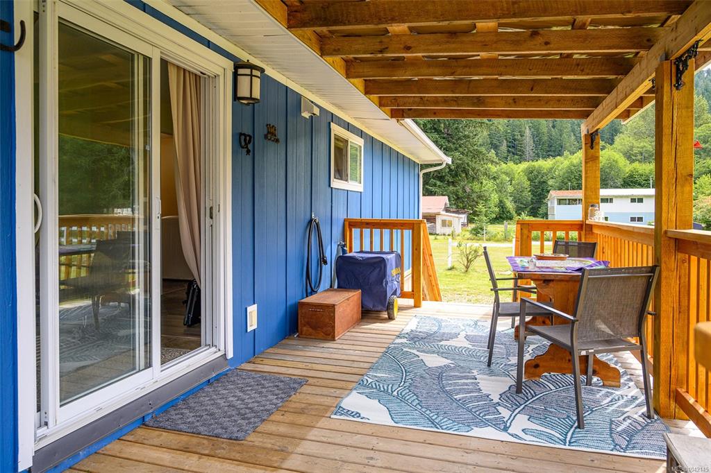 Fourth View of 429 Community Rd, Sayward, BC, V0P 1R0