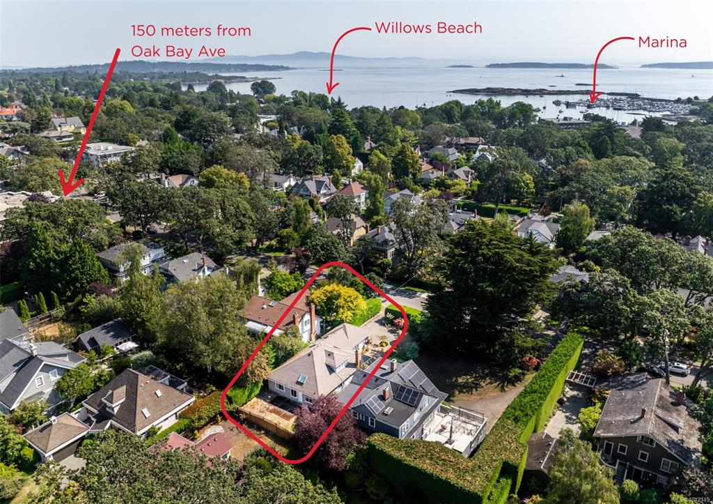 Third View of 1376 Oliver St, Oak Bay, BC, V8S 4W9