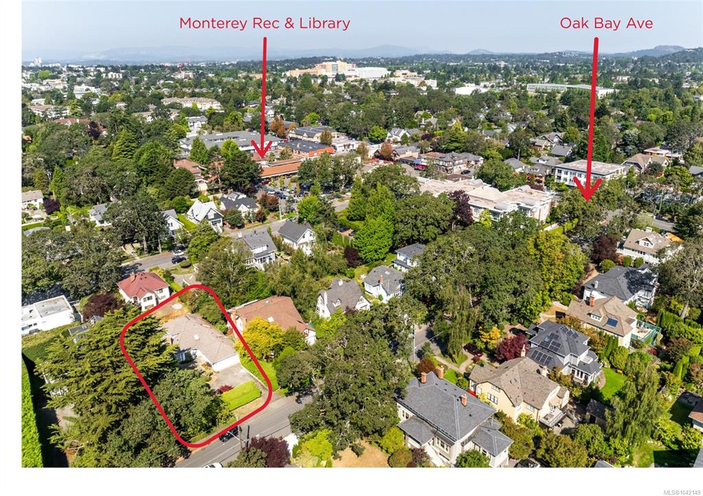 Fourth View of 1376 Oliver St, Oak Bay, BC, V8S 4W9