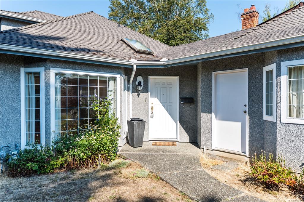 Fifth View of 1376 Oliver St, Oak Bay, BC, V8S 4W9
