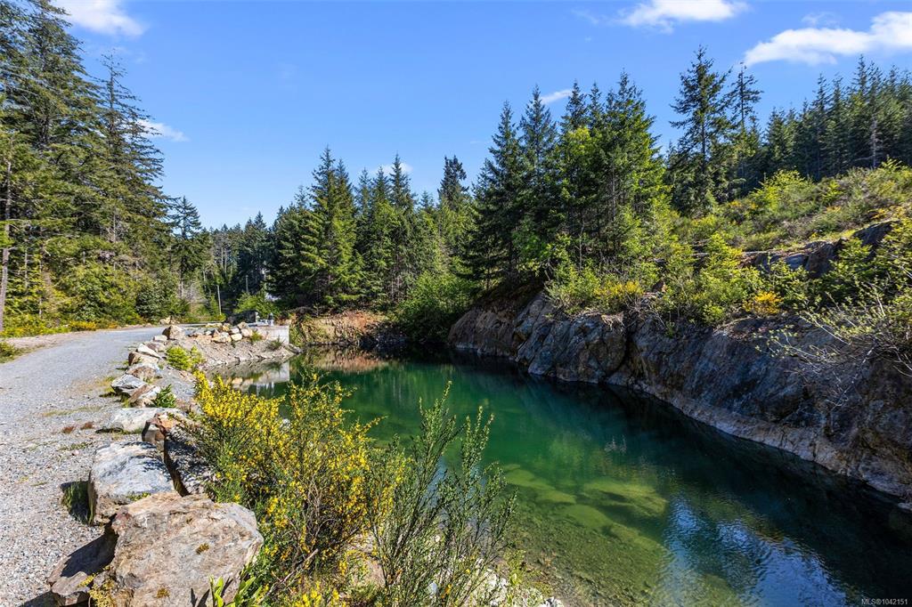 4229 Goldstream Heights Dr, 1042151, BC,