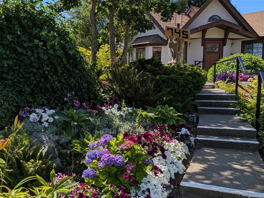 745 Middleton St, 1042161, BC,