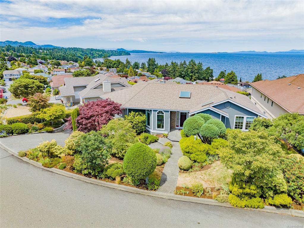 Third View of 5060 Vista View Cres, Nanaimo, BC, V9V 1L6