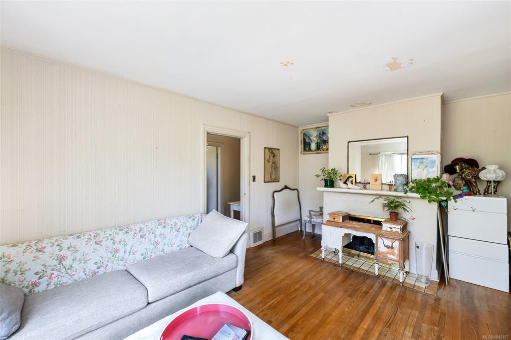 Fourth View of 367 Foul Bay Rd, Victoria, BC, V8S 4G6