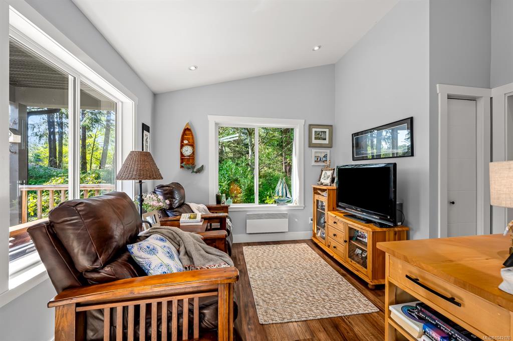 Third View of 1495 Baikie Rd, Denman Island, BC, V0R 1T0