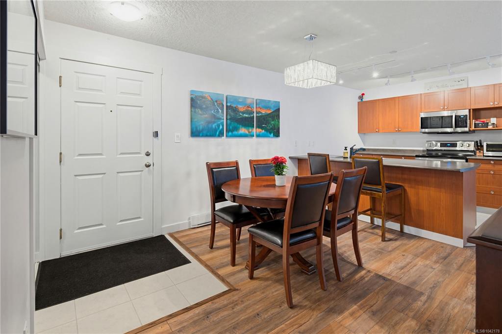 Fourth View of 2823 Jacklin Rd, Metro Park Plaza, Langford, BC, V9B 3Y1