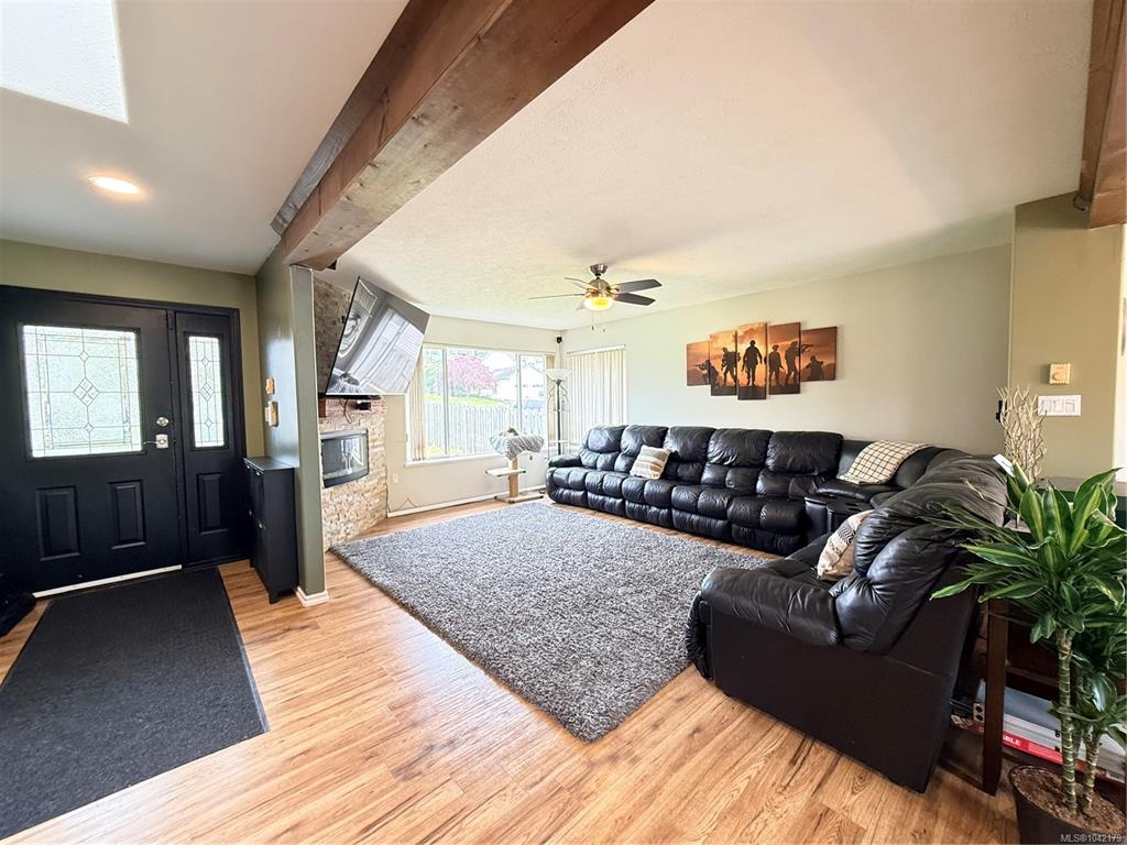 Third View of 2116 Northland Rd, Port McNeill, BC, V0N 2R0