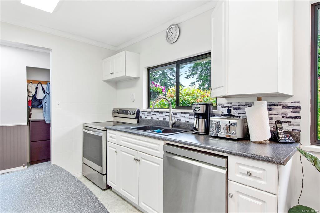 Fifth View of 1276 Sayward Rd, Sayward, BC, V0P 1R0