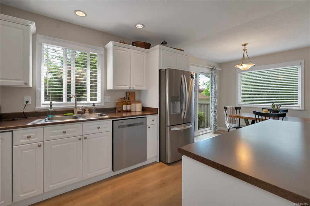 Third View of 561 Balsam Pl, Campbell River, BC, V9W 5S6