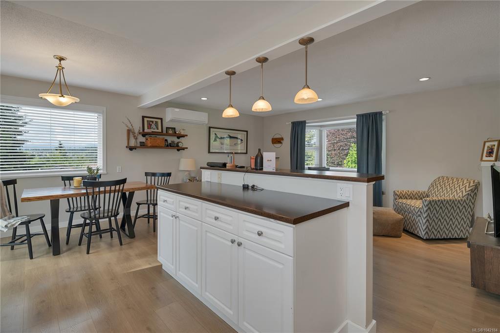 Fifth View of 561 Balsam Pl, Campbell River, BC, V9W 5S6