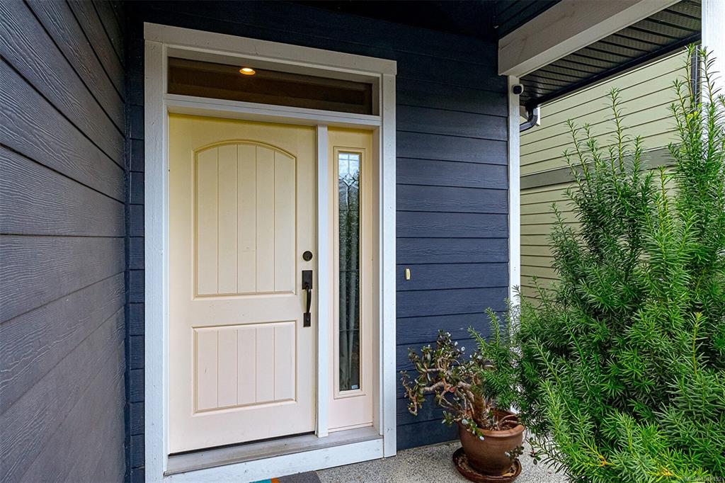 Third View of 3205 Gibbins Rd, Park Estates, Duncan, BC, V9L 1G7