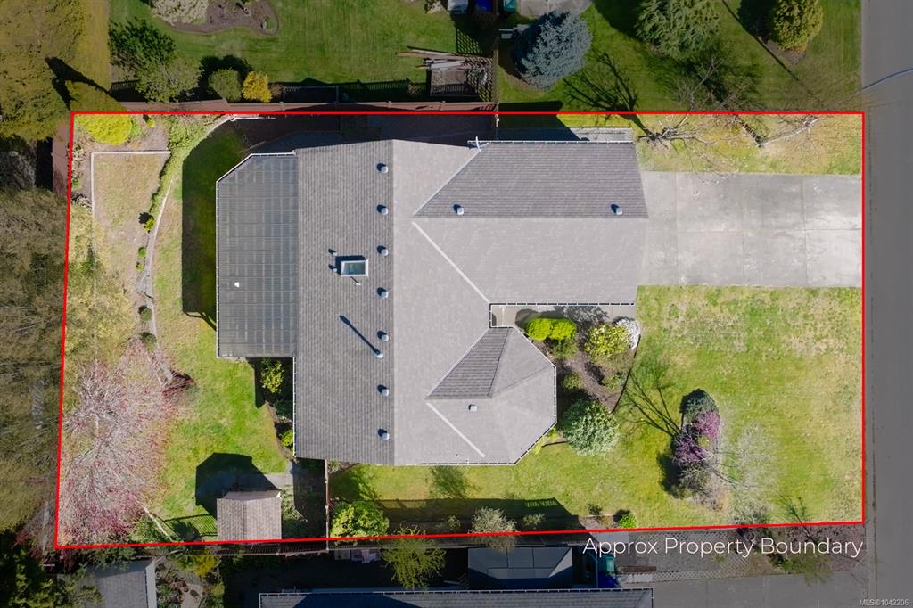 Third View of 2188 Cardinal Pl, Comox, BC, V9M 3G2