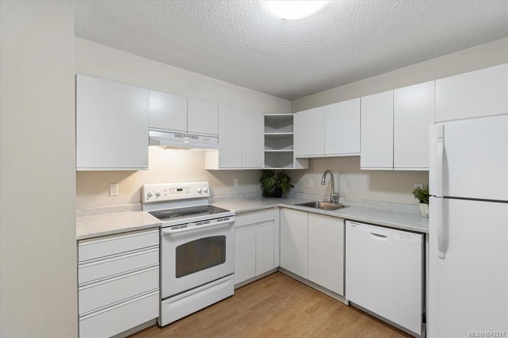 Fifth View of 6711 Dover Rd, Dover Condominiums, Nanaimo, BC, V9V 1L9