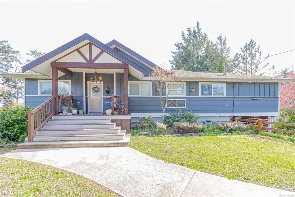3931 Circle Dr, 1042228, BC,