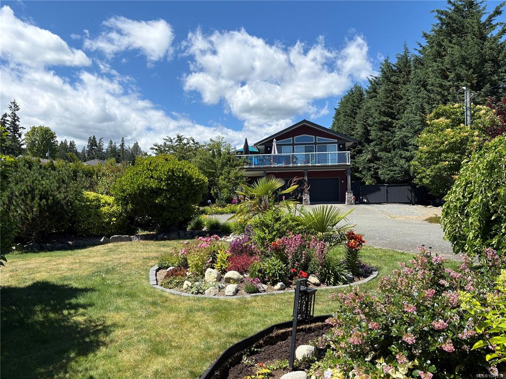 Second View of 3635 Shannon Dr, Seaside Woods Estates, Saltair, BC, V9G 1Z9
