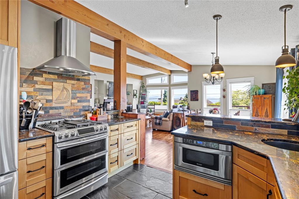Fifth View of 885 Glenhale Cres, French Creek, BC, V9P 1Z7
