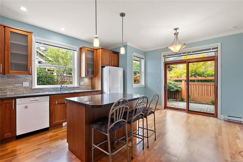 Fourth View of 10520 Mcdonald Park Rd, North Saanich, BC, V8L 3J1