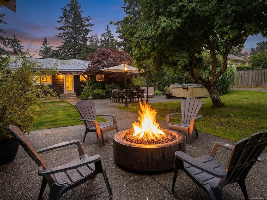 Second View of 8508 Ebor Terr, North Saanich, BC, V8L 1L5
