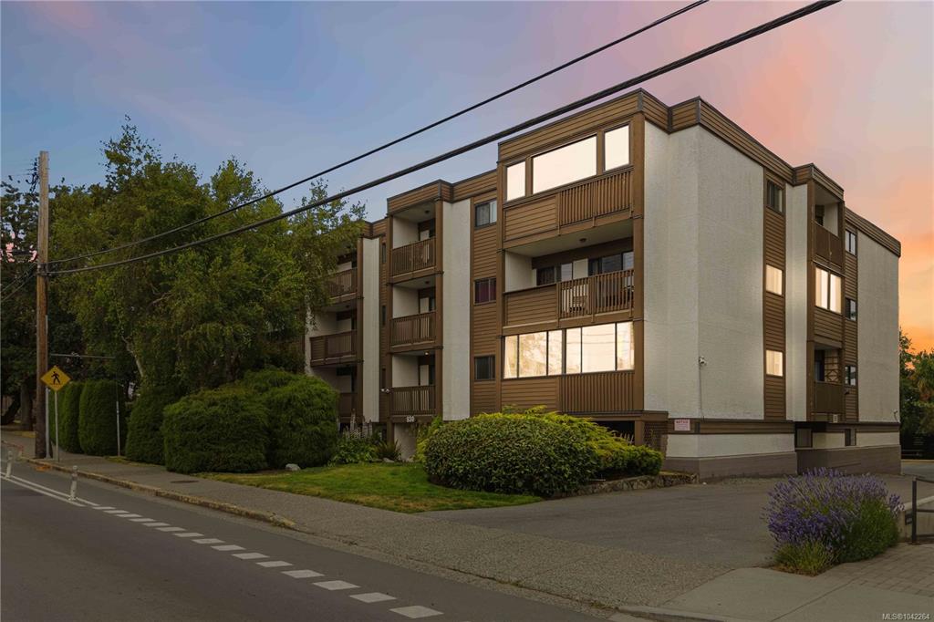 Second View of 830 Esquimalt Rd, Esquimalt, BC, V9A 3M4