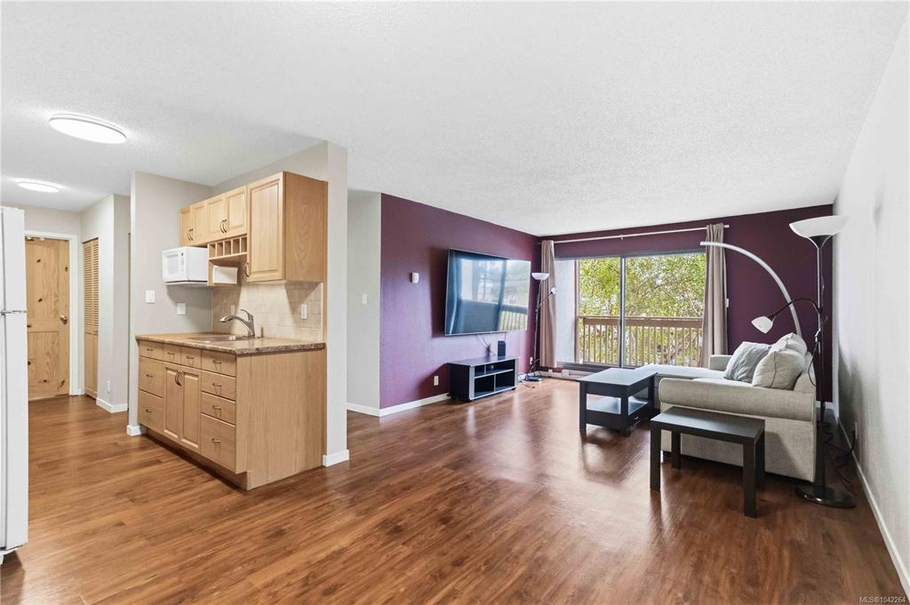 Third View of 830 Esquimalt Rd, Esquimalt, BC, V9A 3M4