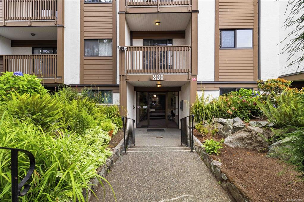 Fifth View of 830 Esquimalt Rd, Esquimalt, BC, V9A 3M4