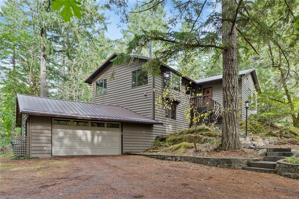 Second View of 100 Viaduct Ave W, Saanich, BC, V9E 1J3