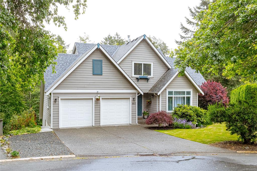 Second View of 1927 Riverside Dr, View Royal, BC, V9B 6H9