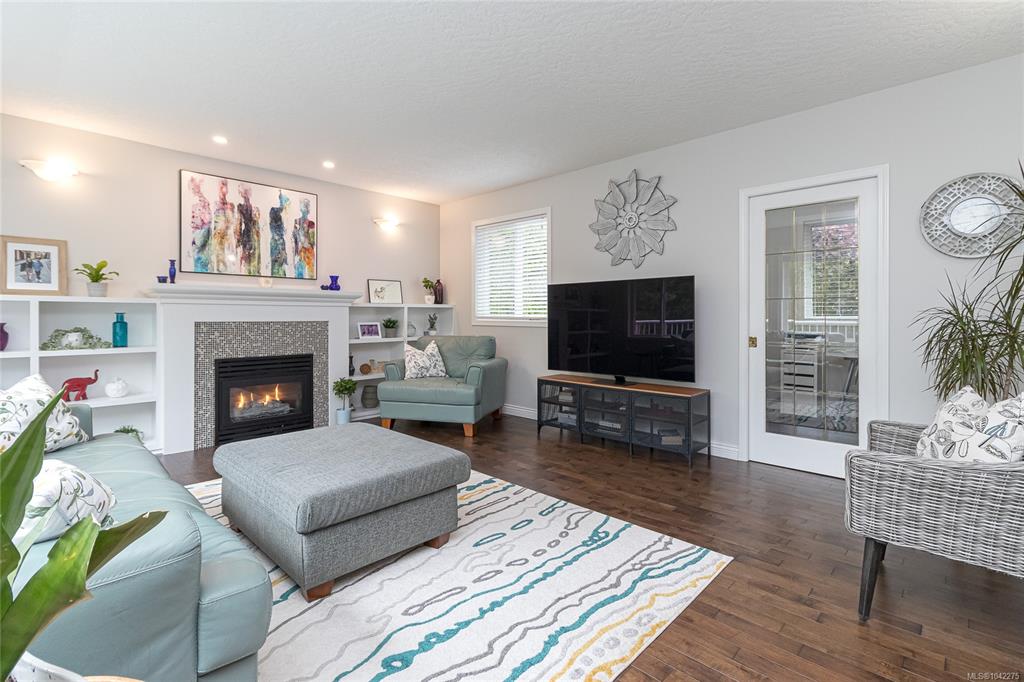 Fourth View of 1927 Riverside Dr, View Royal, BC, V9B 6H9