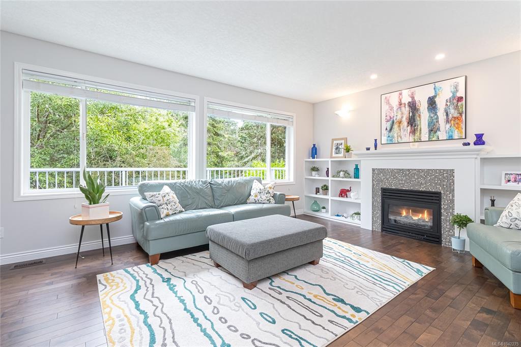 Fifth View of 1927 Riverside Dr, View Royal, BC, V9B 6H9