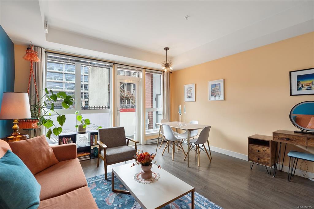 Fourth View of 613 Herald St, Victoria, BC, V8W 1S8