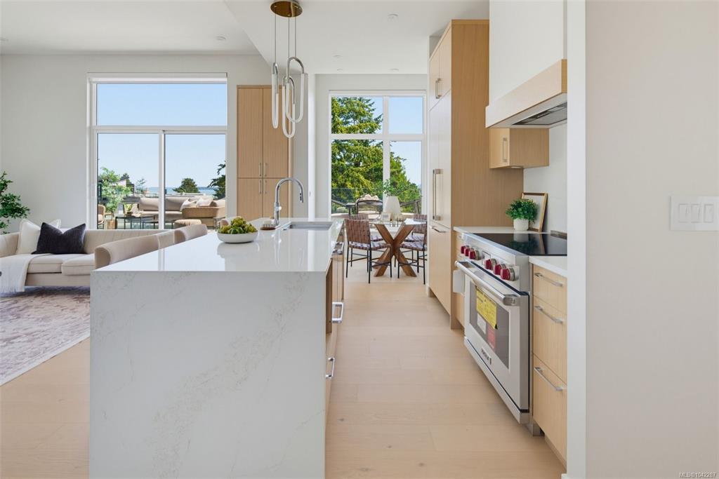 Fourth View of 5229 Cordova Bay Rd, Saanich, BC, V8Y 2L1