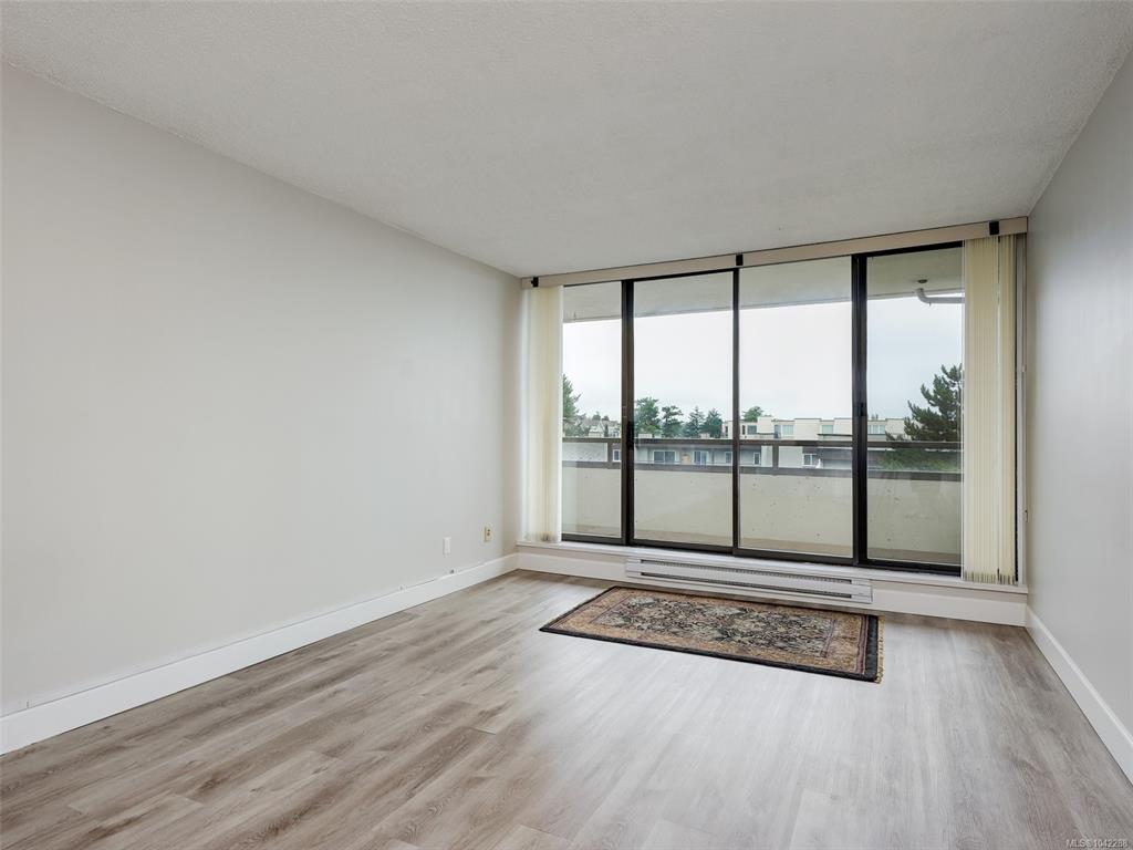 Third View of 9805 Second St, Sidney, BC, V8L 4T9