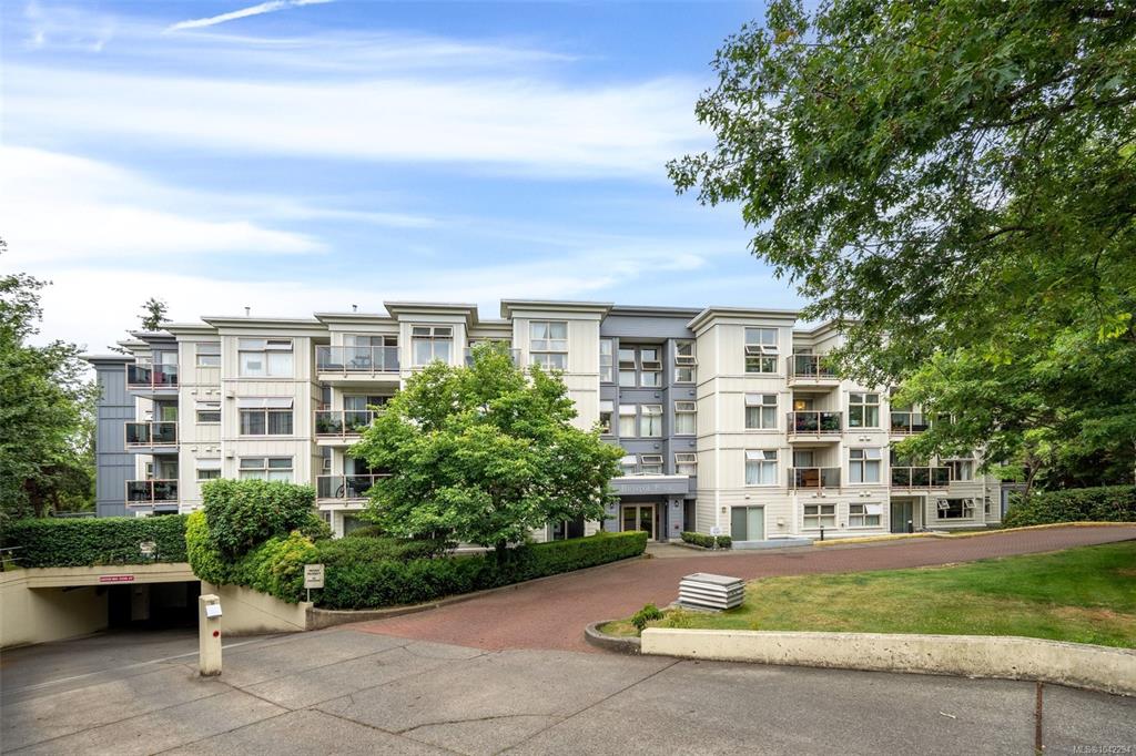 Third View of 535 Manchester Rd, Victoria, BC, V8T 5J1