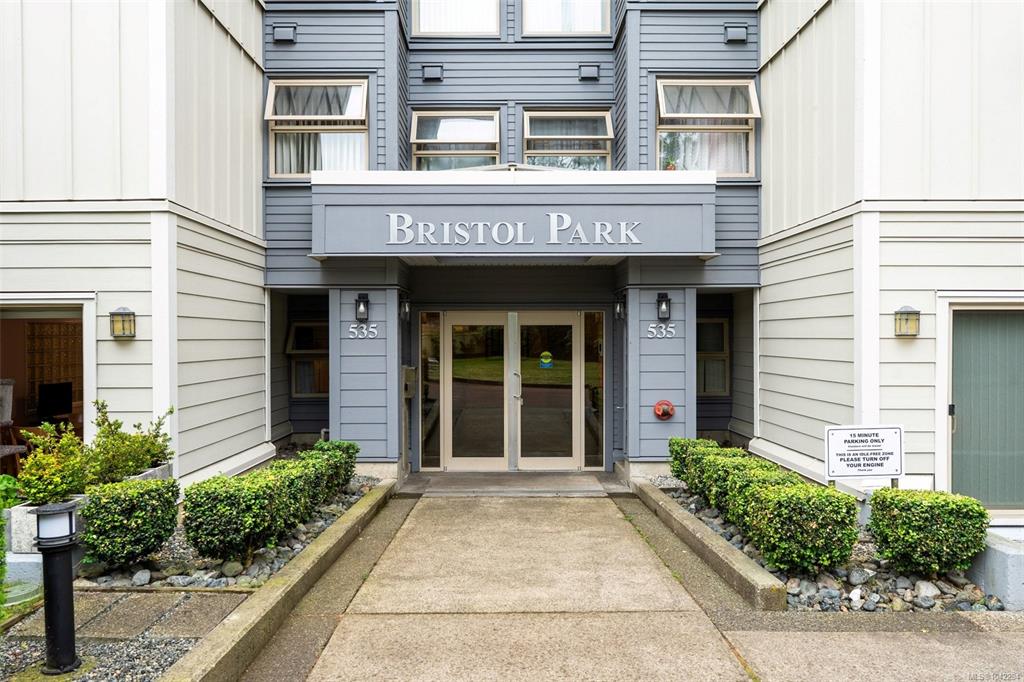 Fifth View of 535 Manchester Rd, Victoria, BC, V8T 5J1