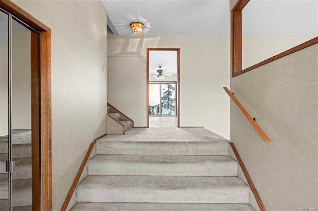 Fifth View of 718 Isle View Pl, Nanaimo, BC, V9V 1B4