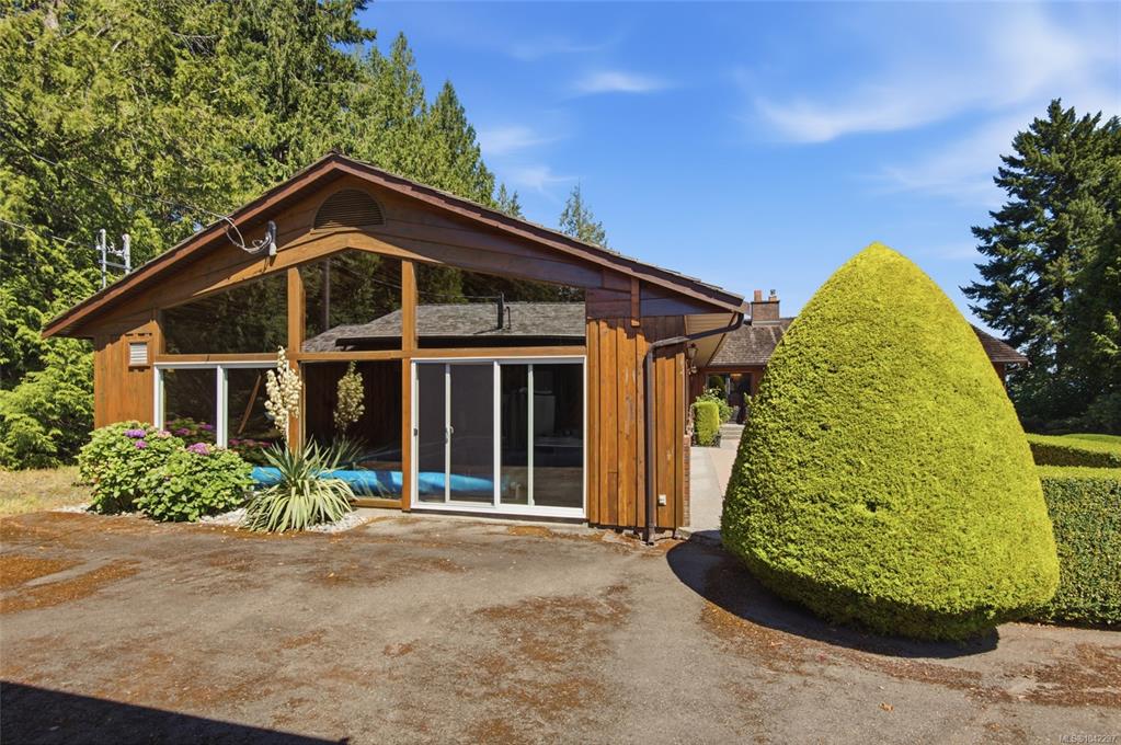 Fourth View of 5071 Island Hwy W, Qualicum Beach, BC, V9K 1Z9