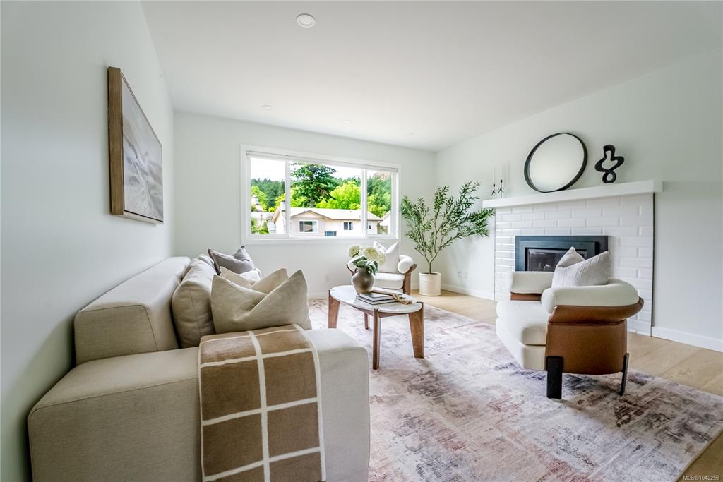 Fifth View of 4377 Fieldmont Pl, Saanich, BC, V8N 4Z4