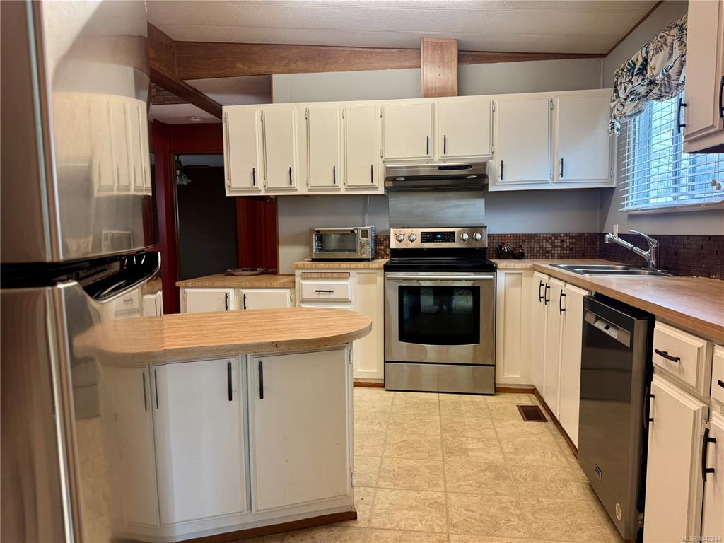 Fifth View of 1240 Wilkinson Rd, Comox, BC, V9M 3X8